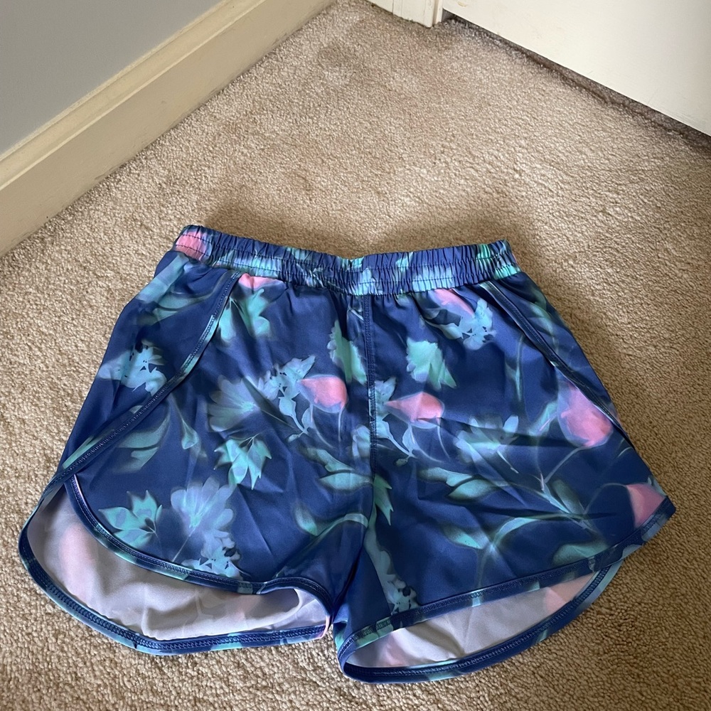 I’m selling these cute colorful shorts! My kid has never worn them